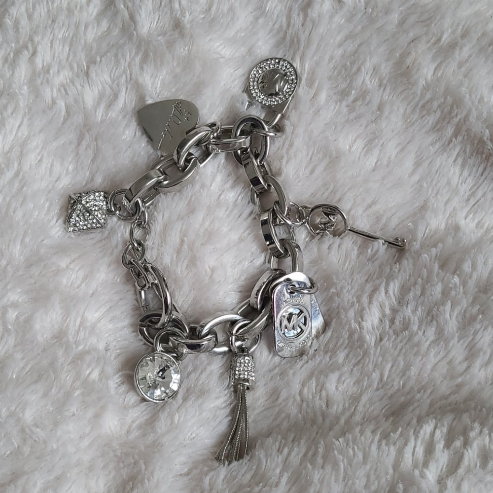 Charm bracelet